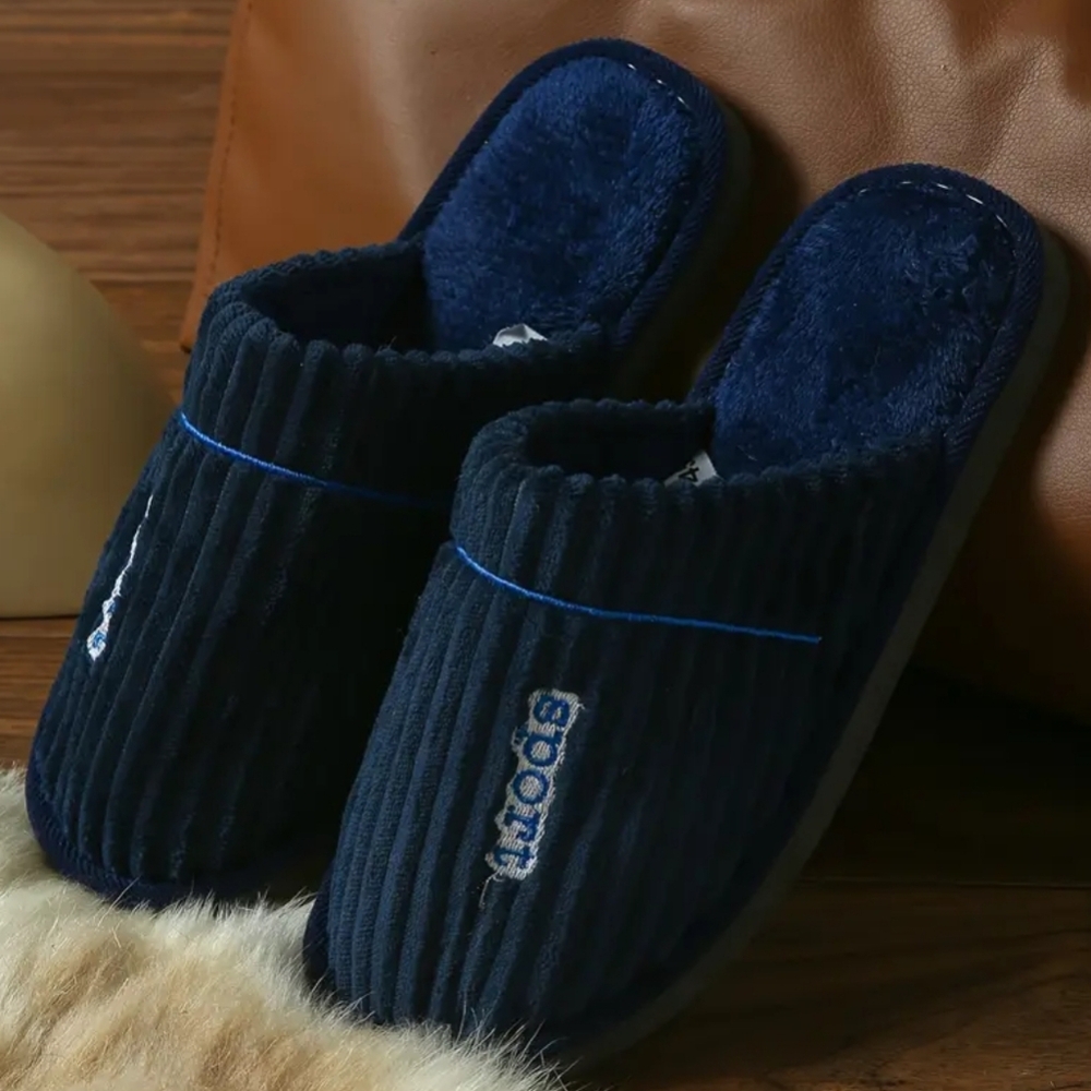 6/$15 Size 11 Cozy Blue Slippers